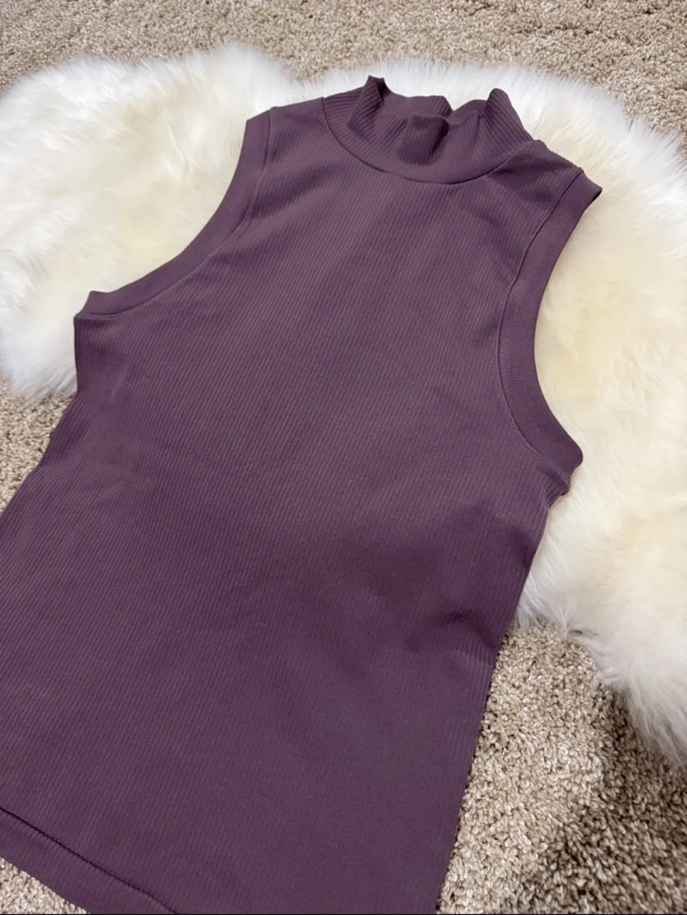NWOT Athleta Renew Purple Plum Seemless Sleeveless Mock Neck Ribbed Tank Size S - Picture 2 of 5